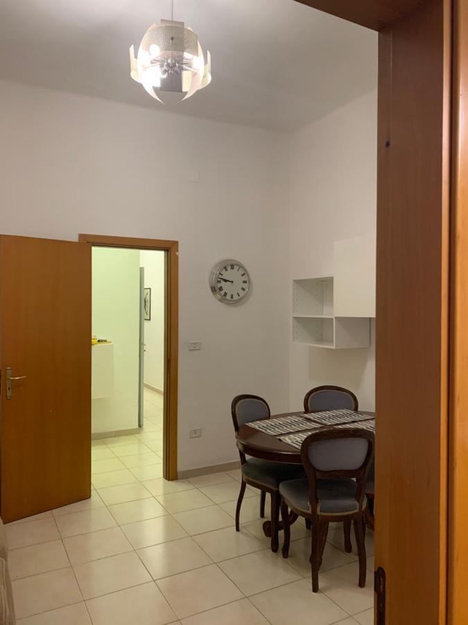 Apartment City Center Eighty-Five Барі Екстер'єр фото